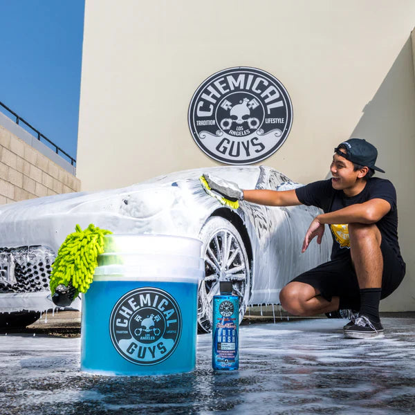 Chemical Guys Glossworkz Auto Wash Shampoo & Chenille Wash Mitt Bundle / Kit