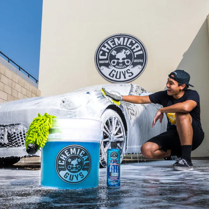 Chemical Guys Glossworkz Auto Wash Shampoo & Chenille Wash Mitt Bundle / Kit